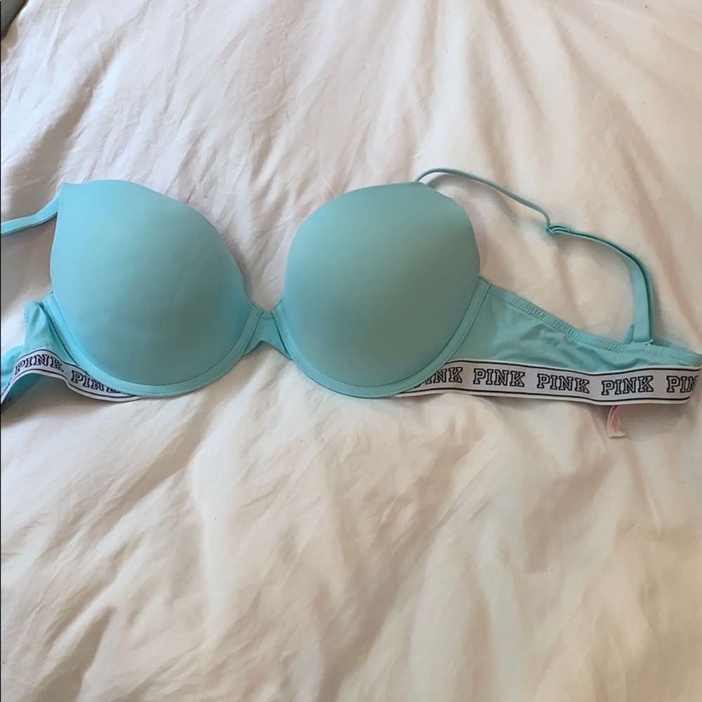 Victoria’s Secret/pink bra